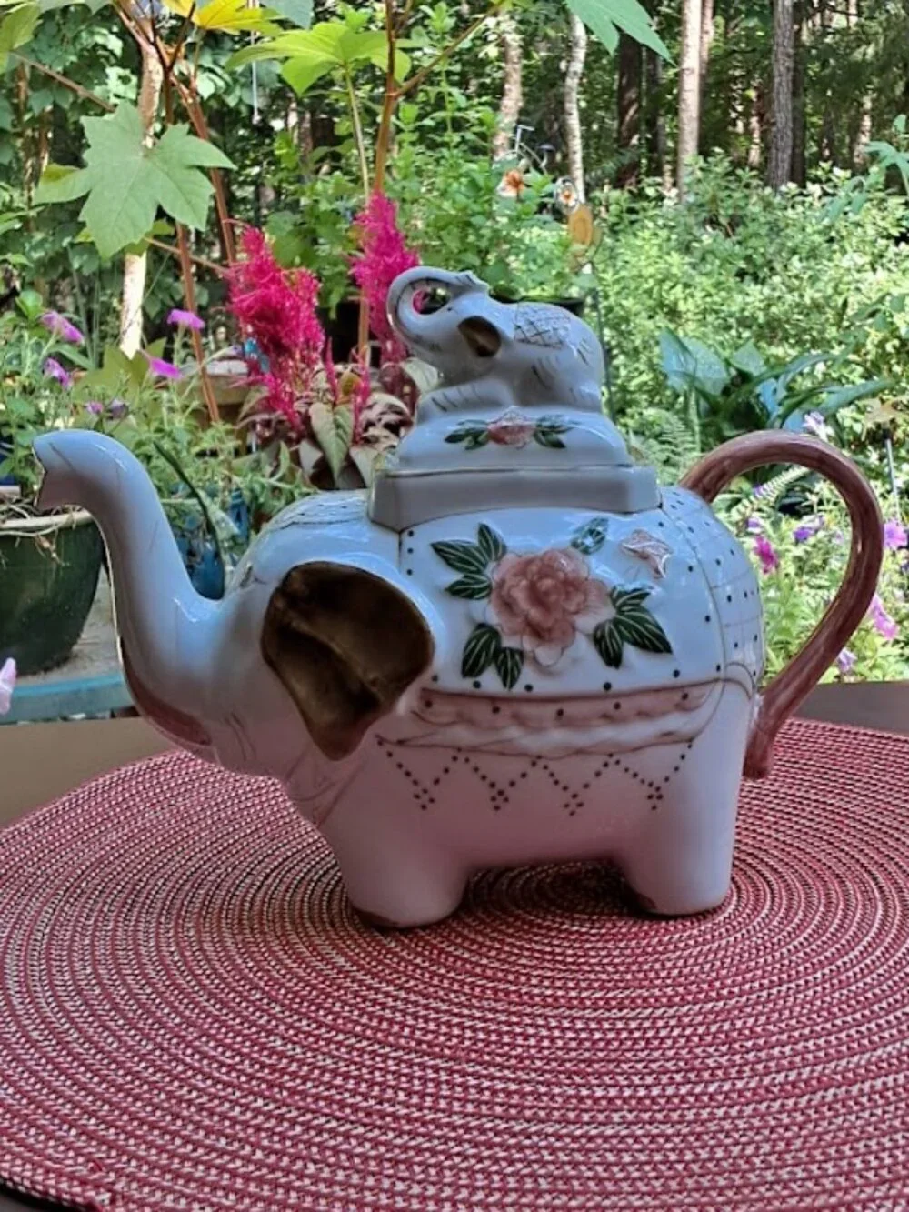 Vintage Andrea by Sadek Pink & White Elephant Tea Pot